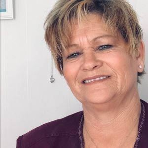 Meet your Posher, Brenda lee